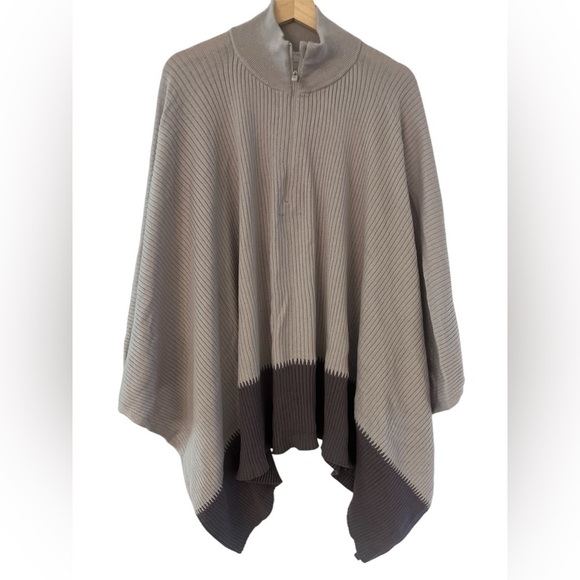 Lululemon On The Go Poncho in Chrome / Dusky Lavender - one size - Picture 5 of 11